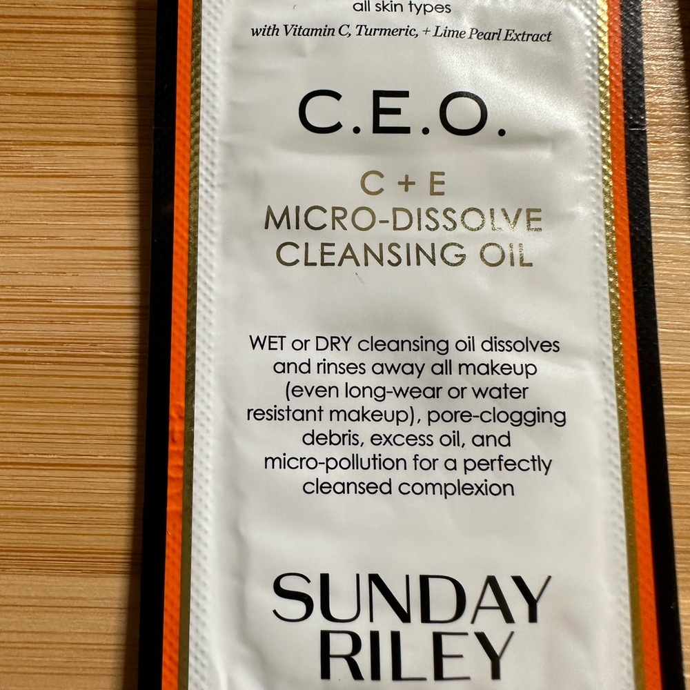 Sunday Riley •  25X CEO Cleansing Oil Samples - Picture 5 of 9